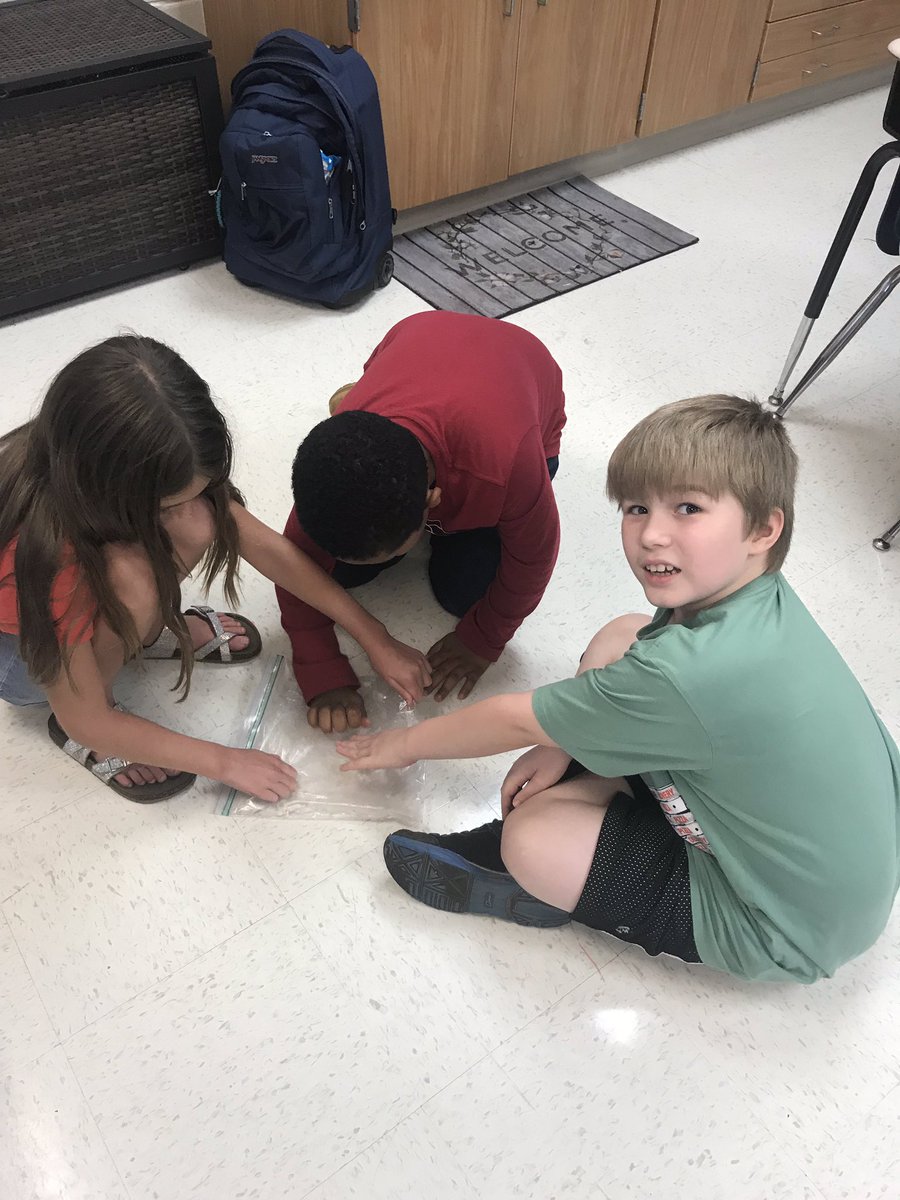 ErinLandreth's tweet photo. We had so much fun competing in “The Great Ice Race.” #thirdgrade  #KidsDeserveIt @A5WHES https://t.co/4hZ21Ke785