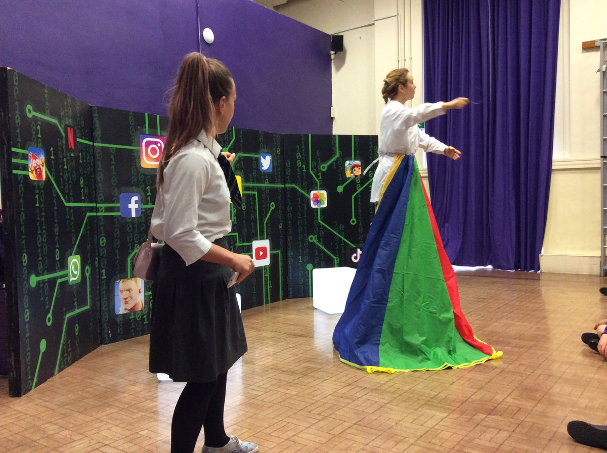 ArchesComputing's tweet photo. “Google doesn’t always tell the truth” KS2 tell us what they’ve learned today WHAT AN AMAZING SHOW! #BackToTheApp https://t.co/jxE1DaxZCE