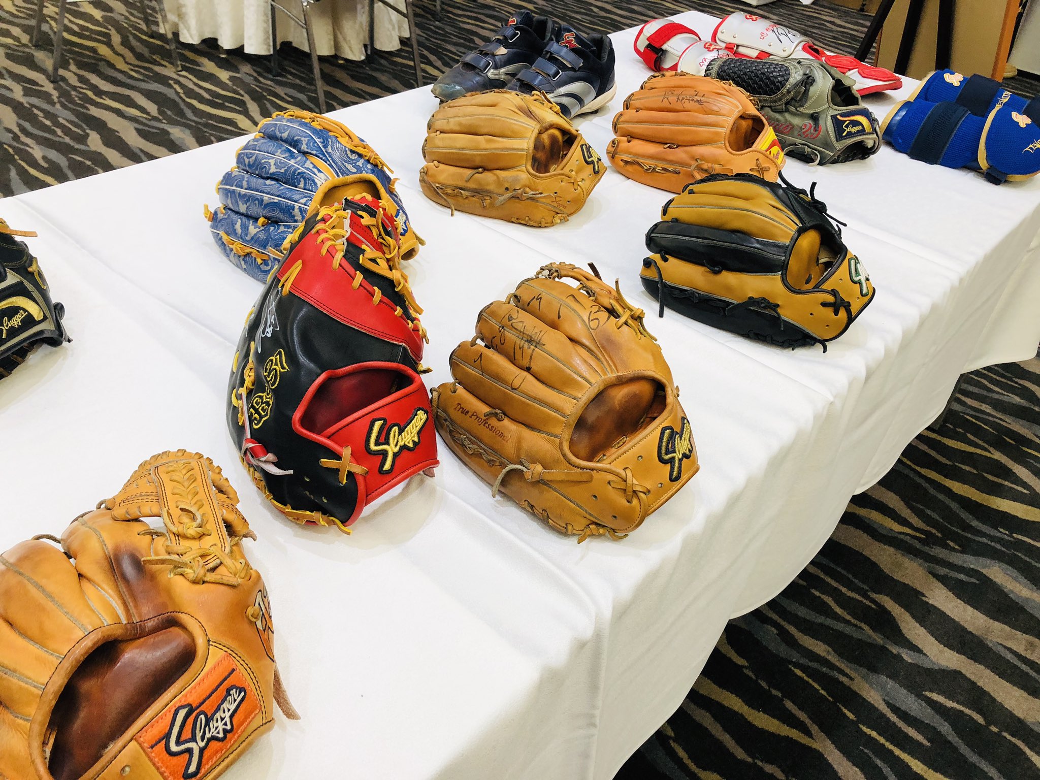 slugger 内野グローブ 亀澤モデル（お試し価格！】 硬式グローブ