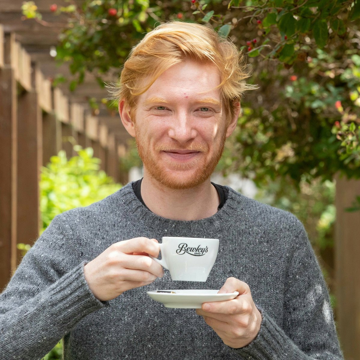 Domhnall_France's tweet photo. New favorite picture of Domhnall. ☕😍
#DomhallGleeson https://t.co/JuzfPrVI4G