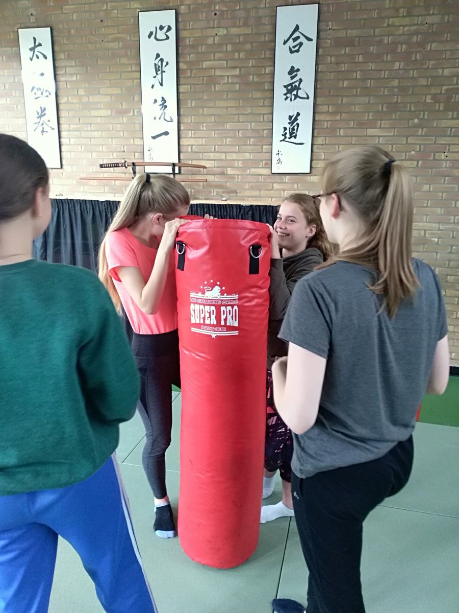 Beweegmakelaar's tweet photo. Nieuwe reeks bij In Mind &amp; Body: zelfverdediging voor vrouwen en meisjes https://t.co/hW6wqMVlr2 https://t.co/ilnsZSTLmO