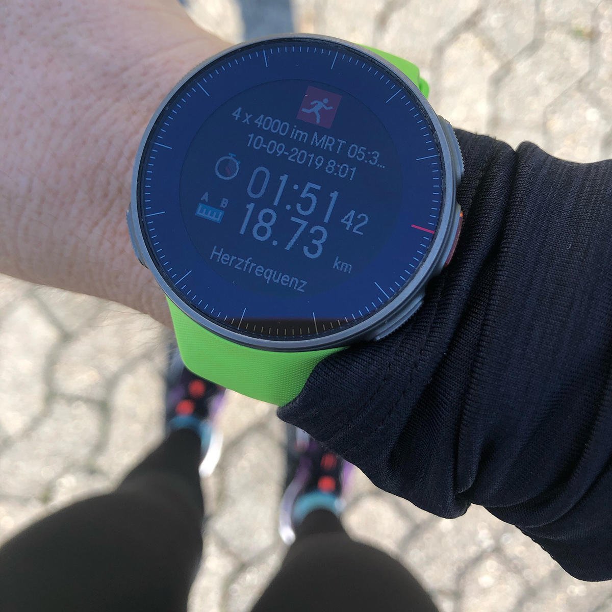 Endspurt! Für die Teilnehmerinnen und Teilnehmer unseres Marathonteams beginnen die letzten Trainingswochen vor dem Berlin Marathon und Jana trainierte deshalb gestern fleißig im Marathontempo.

📷: Jana Schaum 

#polarlaufprojekt #polarvantagev #bloodsweatandddata #berlinlegend