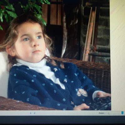 mathildethies's tweet image. Moi devant la démo de fifa 20 #NouvellePhotoDeProfil