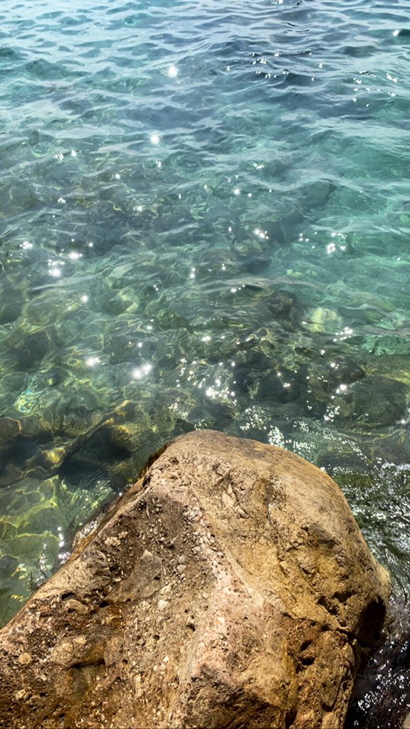 itsdavidanthony's tweet photo. #cavebeach 🚣 https://t.co/vNZ7mrEQXk