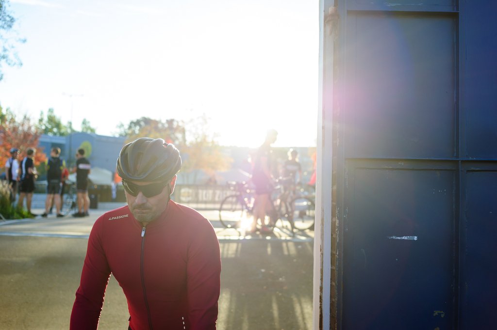 Na regen komt zonneschijn! ☀️⁠Als je nu naar buiten kijkt zul je het bijna niet geloven, maar de nazomer komt eraan. Heb jij je vrienden al gevraagd voor een rondje op de fiets⁠? #fietsen #meewindkoers #meewind