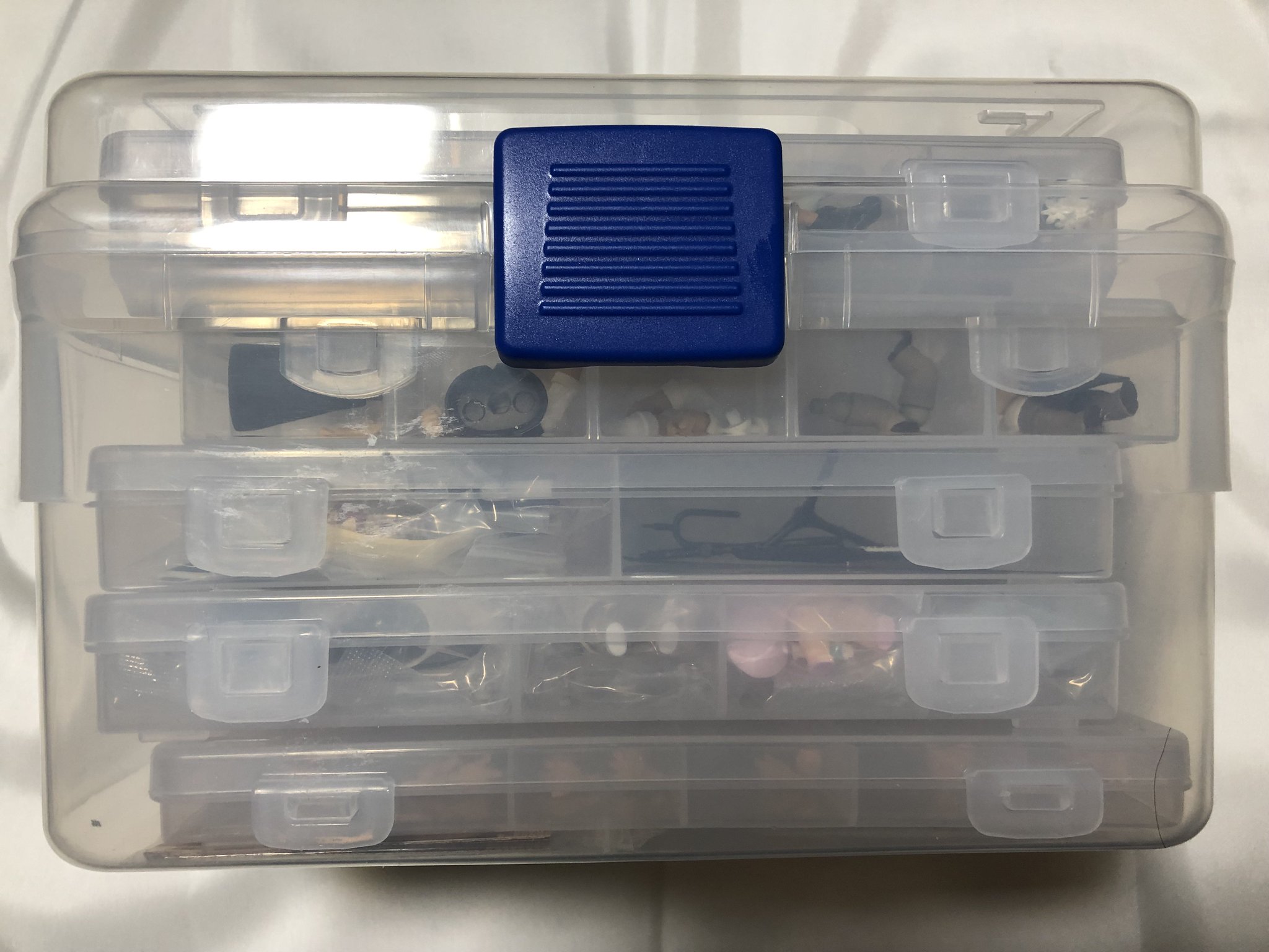 デュッカ そしてこれらをダイソーのお道具箱大きさl 確か価格は300円 に入れるとさらに収納がはかどります 100均屋収納やばくないですか ねんどろいどやねんどろいどもあやねんどろいどどーるの収納にばっちり役立ちます ねんどろいど デュッカ そしてこれらをダイソーのお道具箱大きさl 確か価格は300円 に入れるとさらに収納がはかどります 100均屋収納やばくないですか ねんどろいどやねんどろいどもあやねんどろいどどーるの収納にばっちり役立ちます ねんどろいど