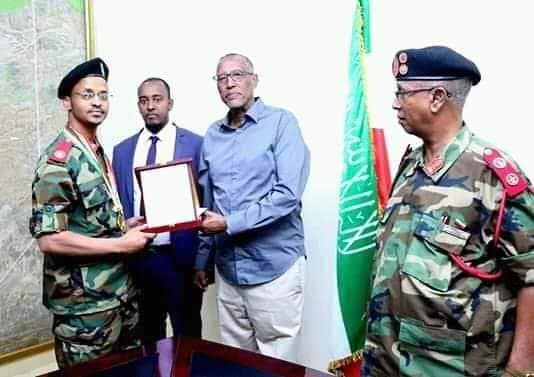 DirBilan's tweet photo. #Hankii  #qarankaa rumoobay horaa loo soconayaa #Somaliland 
waxba lagama qaban  karo
💚💚💚💭💭💭❤❤❤ https://t.co/eADXhi6Wtw