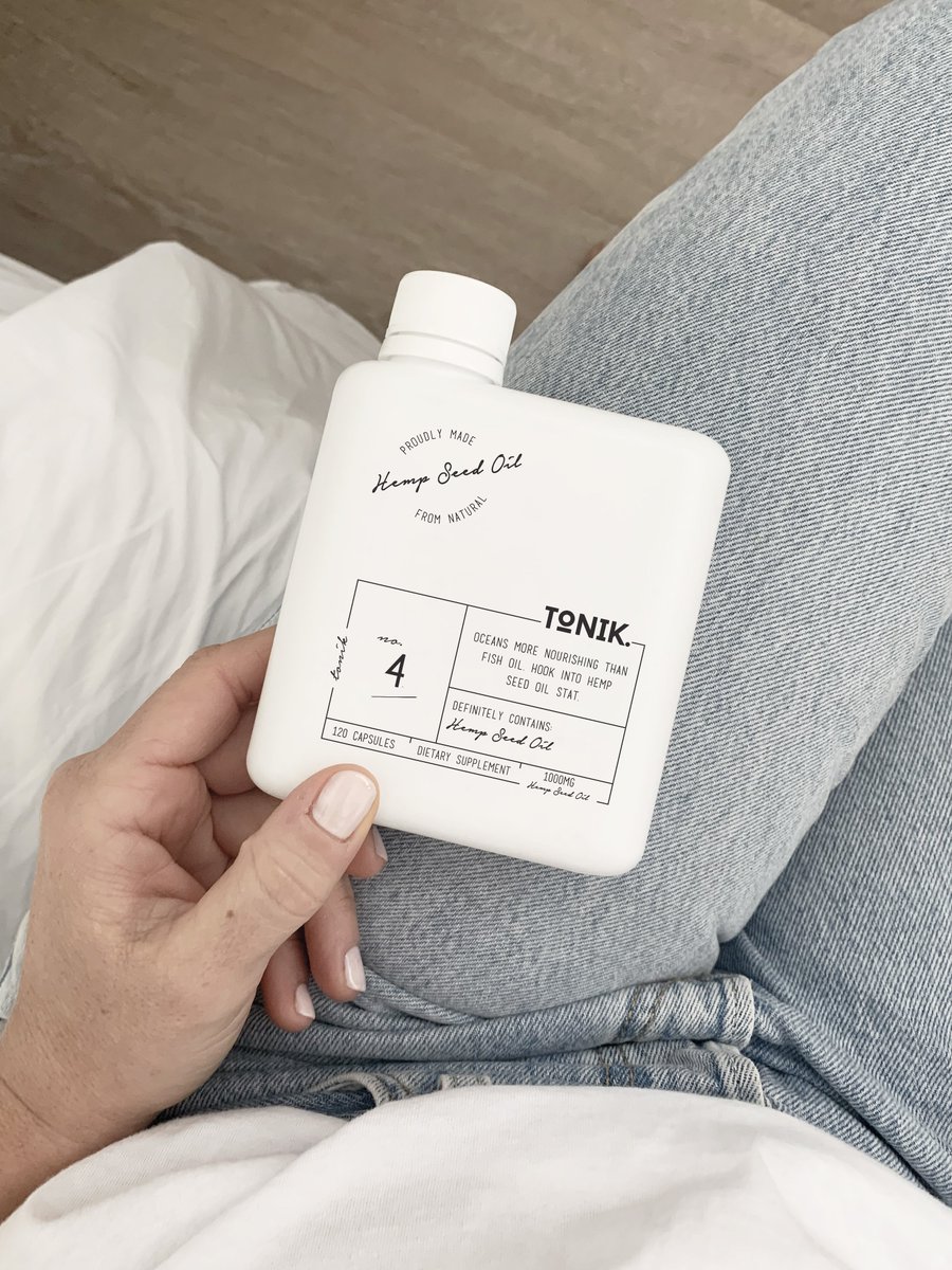 TheTonikHQ's tweet photo. Hemp Seed Oil – it’s what all the cool kids are taking. They’re on that Omega-6/Omega-3 stuff. The good stuff. https://t.co/ktTl4TlFR9