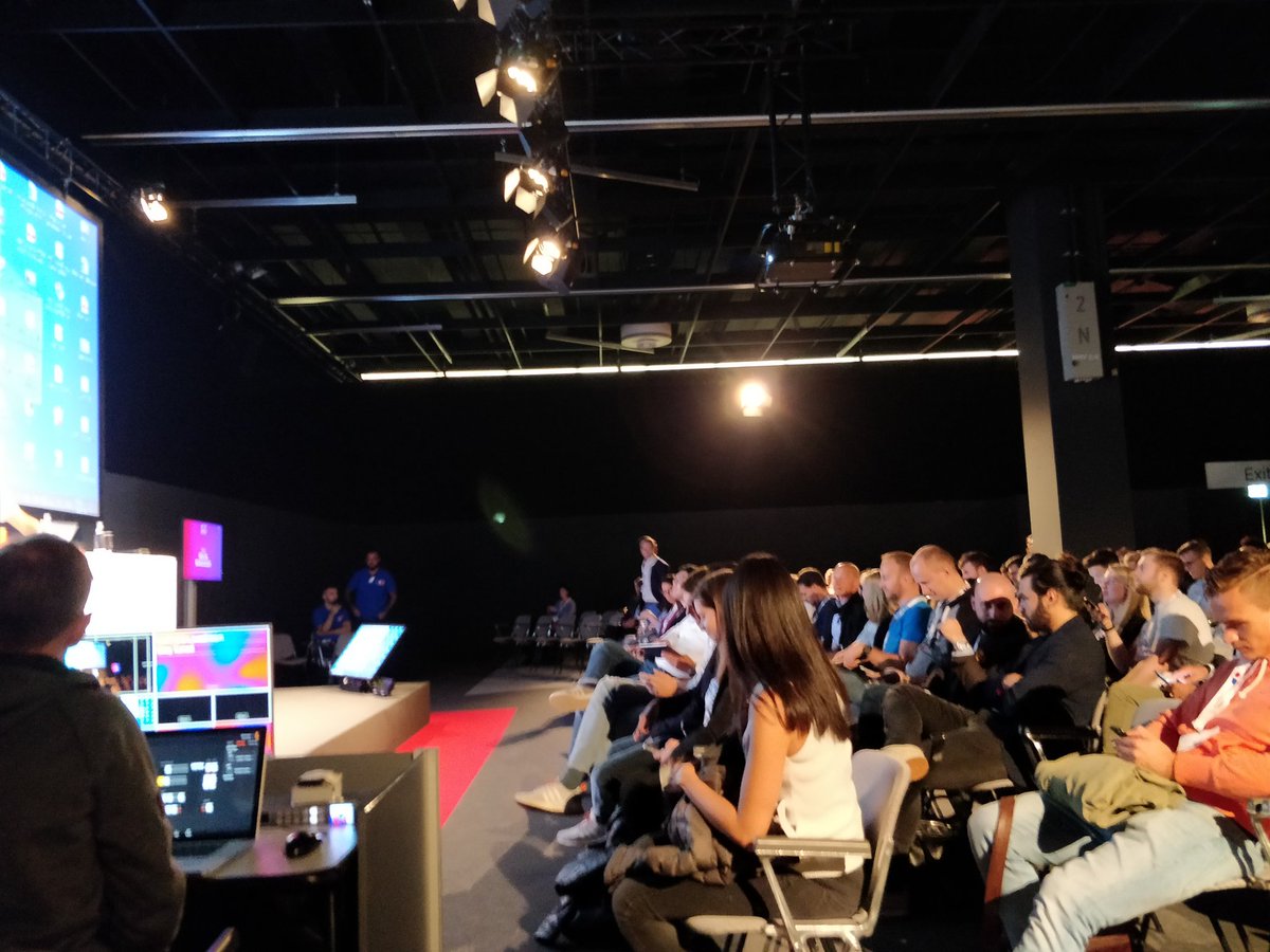 BakamoSocial's tweet photo. Join the @BakamoSocial and @Talkwalker talk at #DMEXCO19 on qualitative insight from social media and #AI. 1pm - room 5, building 5 - see you in an hour. #hiddentrends #casestudies #technology https://t.co/c6dLBT5ITW