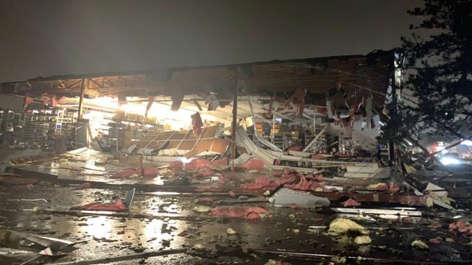 A #tornado hit Sioux Falls, South Dakota, overnight, causing damage to homes, businesses and a hospital: https://wxch.nl/2lQqhVZ