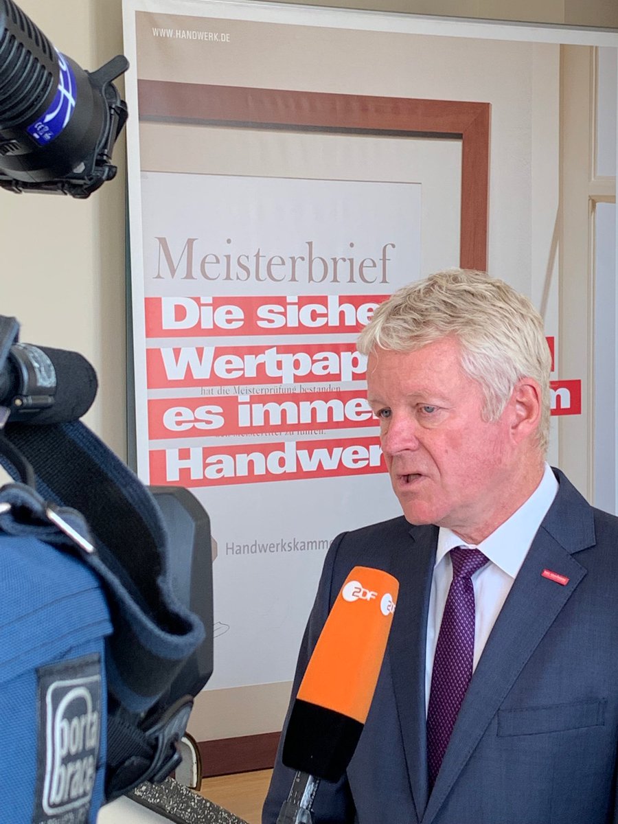 ZDH_news's tweet photo. „Der Meisterbrief im #Handwerk ist DER Garant für Qualität und für unser Ausbildungs-&amp; Qualifizierungssystem und damit entscheidend, um Fachkräfte im Handwerk auch für die Zukunft zu gewährleisten“, so ⁦@ZDH_news⁩ GS  #Schwannecke gegenüber @ZDF ⁦@morgenmagazin⁩ https://t.co/blcQQvvFvK