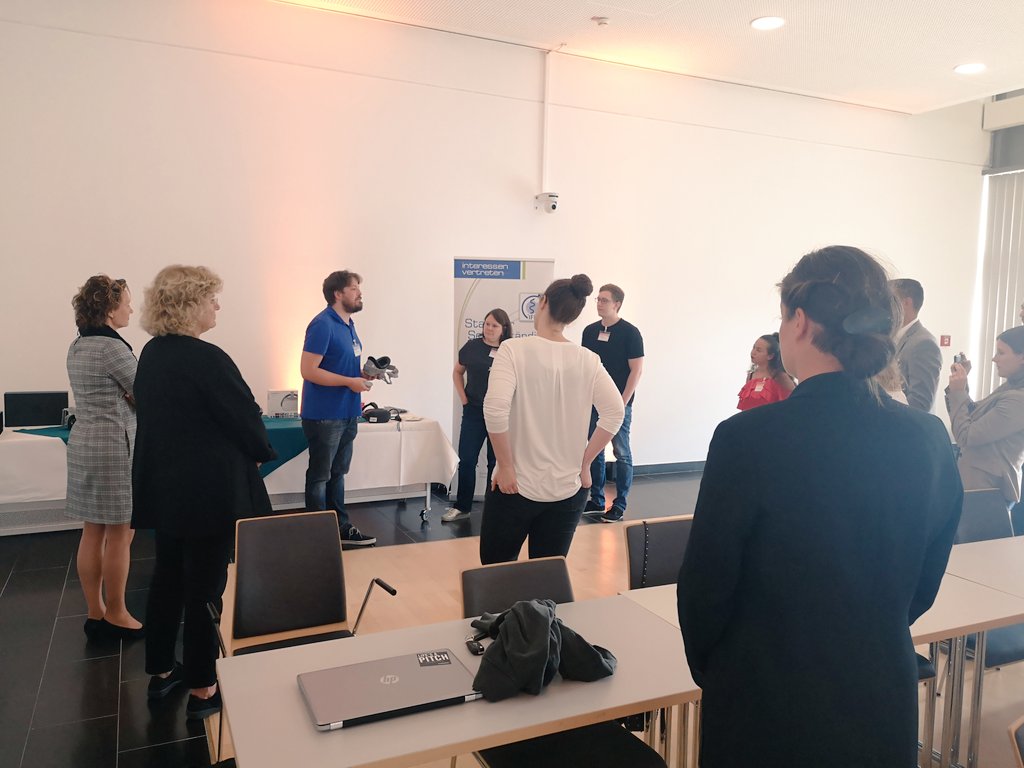 In der Session "Virtual reality in der Physiotherapie - Einsatz und Nutzen in der Praxis" wird #vr live getestet. #INNOlabBo19 #RehagoRehago