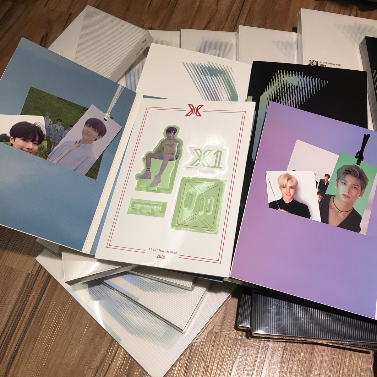 tpsohot's tweet photo. 🔥ของมาแล้วจ้า🔥
📍ALBUM #QUANTUMLEAP  เตรียมรับของได้เลย
📍ใครสนใจเพิ่ม DM Now!!!
#x1 #ติ่งป้าx1 #producex101
#Producex101Fair #PRODUCE_X_101 
#PRODUCEX101  #KIMYOHAN #X1_Debut #X1_FLAϟH #x16thwin https://t.co/KVkn3DmvUD