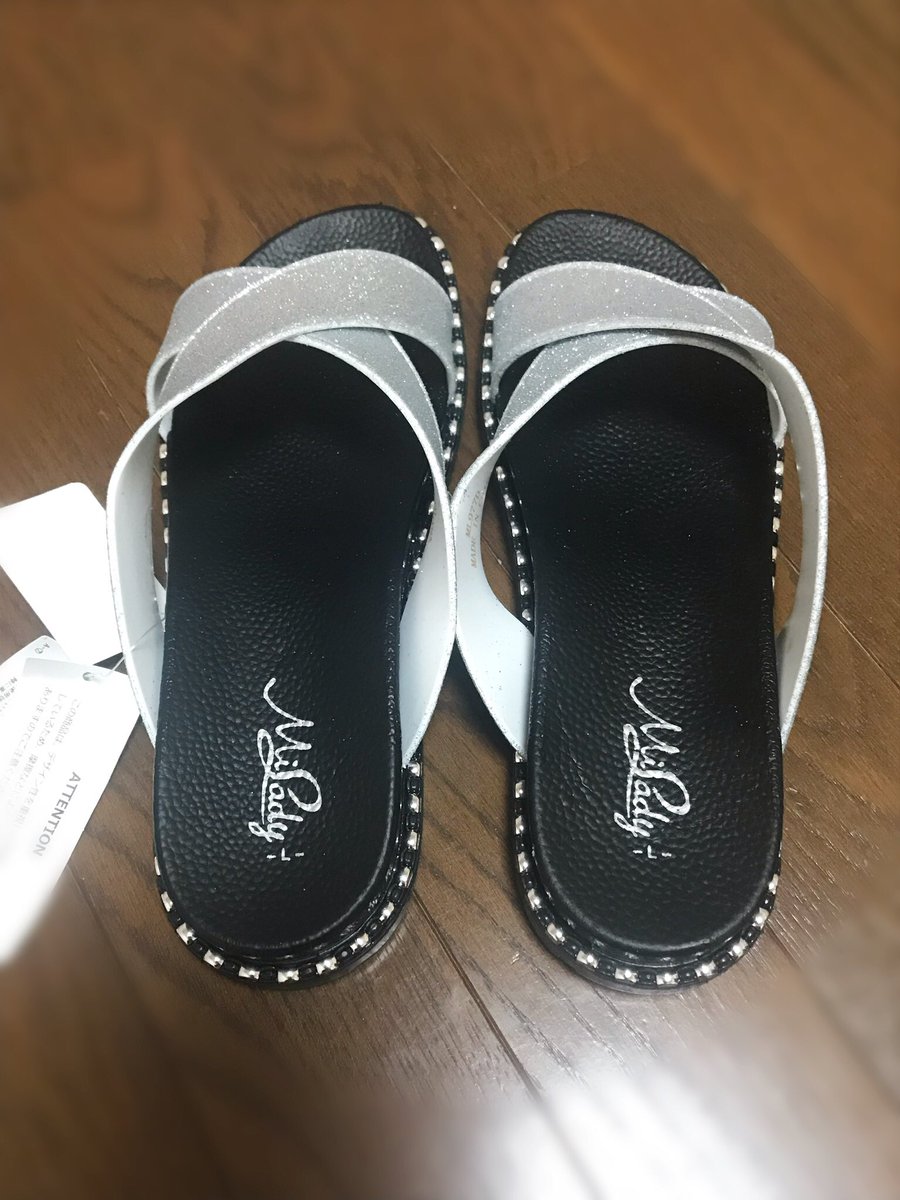 先週木曜日は友達の陽葵(ひなた)ちゃんが、１ヶ月早めの誕生日お祝いしてくれたん🥰💕

せりにゃんも交えて、私の希望で歌舞伎町の安楽亭行って、
その後は池袋に移動してラウンドワンでボーリング・卓球・カラオケ大会しました😆💕

Switch達は陽葵ちゃんがプレゼントしてくれた物💕ありがとう🥰