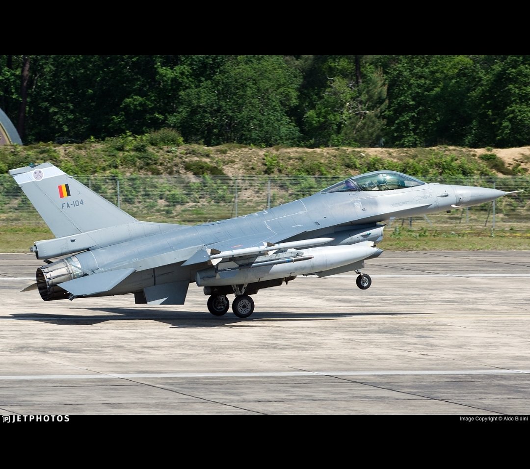 is_keelu's tweet photo. Belgian Air Component
General Dynamics F-16AM Fighting Falcon
Spotted N/W of Hasselt, #Belgium
#TIGER17 #44F144 #RegFA104 #FighterJets #Warplanes #Planespotting #Planespotter #aviation #militaryaviation #MilitaryAircrafts #Planespotters https://t.co/xRI3FwM1Iv
