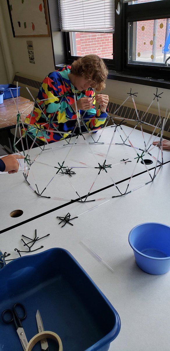 MrsEllis_TED's tweet photo. Do you know what the strongest shape is? JAHHS TED students constructed geodesic domes out of straws and pipe cleaners, creating multiple triangles. #holmeshappenings https://t.co/qRHeEmHLd5