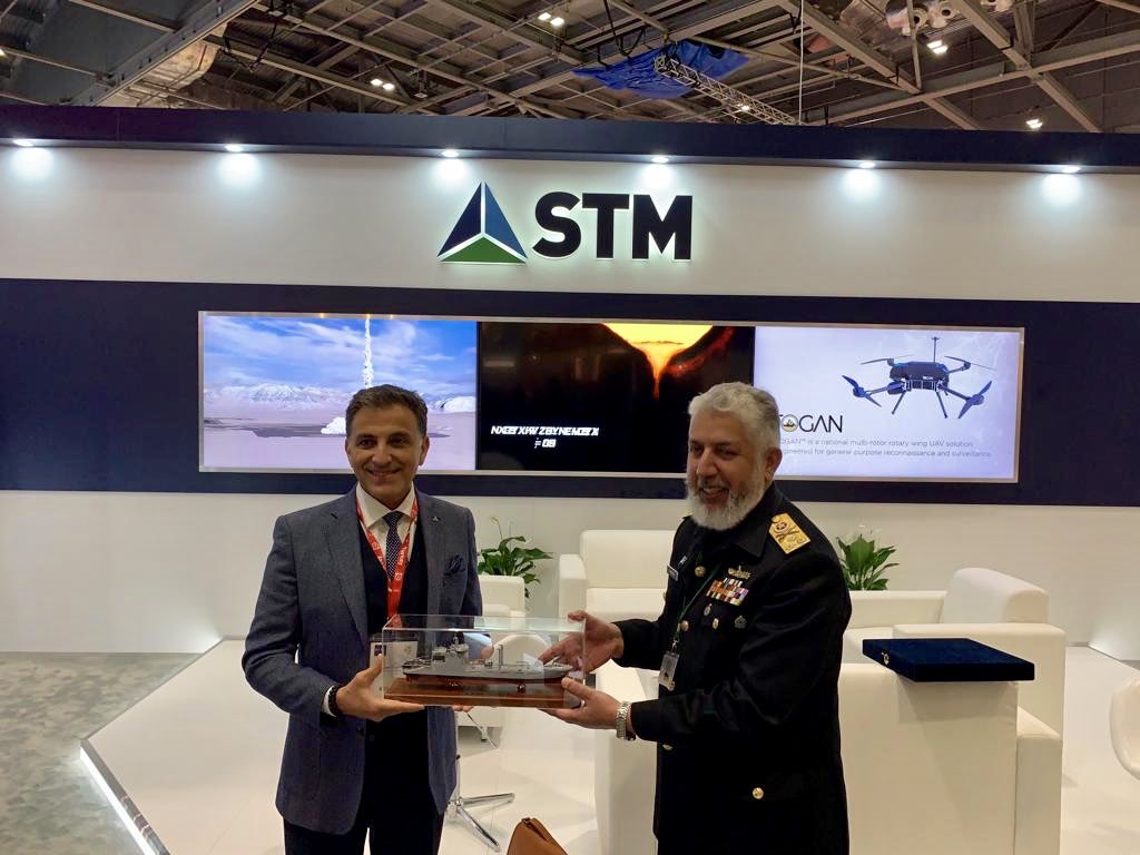 STMDefence's tweet photo. Vice Chief of Naval Staff of Pakistan Admiral Kaleem Shaukat has visited our booth on the 2nd day of the #DSEI Exhibition. We’ve informed him about our Fleet Tanker project and current developments of our naval projects.
#STMDefence #navalplatforms #navalprojects #FleetTanker https://t.co/TIBxa1tbqA