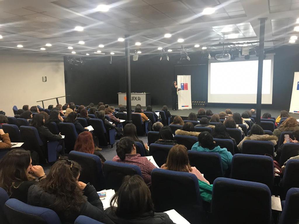 SubEducParv's tweet photo. Las #BCEP y el #MBE_EP son los referentes actuales de la educación parvularia en Chile y por ello nos estamos desplegando a regiones para difundir las buenas noticias. En #Valparaíso 180 educadoras fueron parte de la jornada realizada #EducaciónParvularia #DesdeLosPrimerosPasos https://t.co/wlSlMMep6f