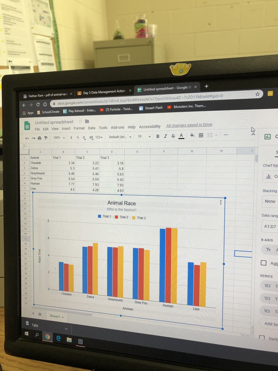 seemstech's tweet photo. Grade 6 students learning to leverage digital technology while doing data management #ddsbtech #DDSBinnovation #ddsbstem @AGBellPS https://t.co/5B7iuFcCqF