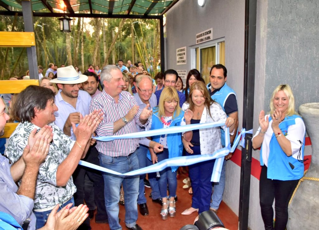 mariluleverberg's tweet photo. #DiaDelMaestro y lo festejamos #juntos inaugurando un nuevo servicio para los colegas! 

Muchísimas gracias por estar siempre amigo @passalacquaok 
Y a quienes acompañaron @ivonneaqui
@maidanamis @toto_alvarez delegados y amigos  @udpm_misiones @ADOMIS_Misiones https://t.co/59nuouOtkq
