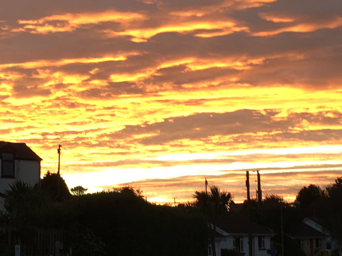 k9wootty's tweet photo. Last nights sunset https://t.co/aTiHrnjEuy