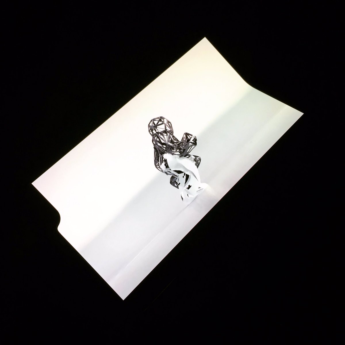 Just got to try #GalaxyFold for thirty seconds. I’m not gonna lie, it’s pretty mind-blowing.