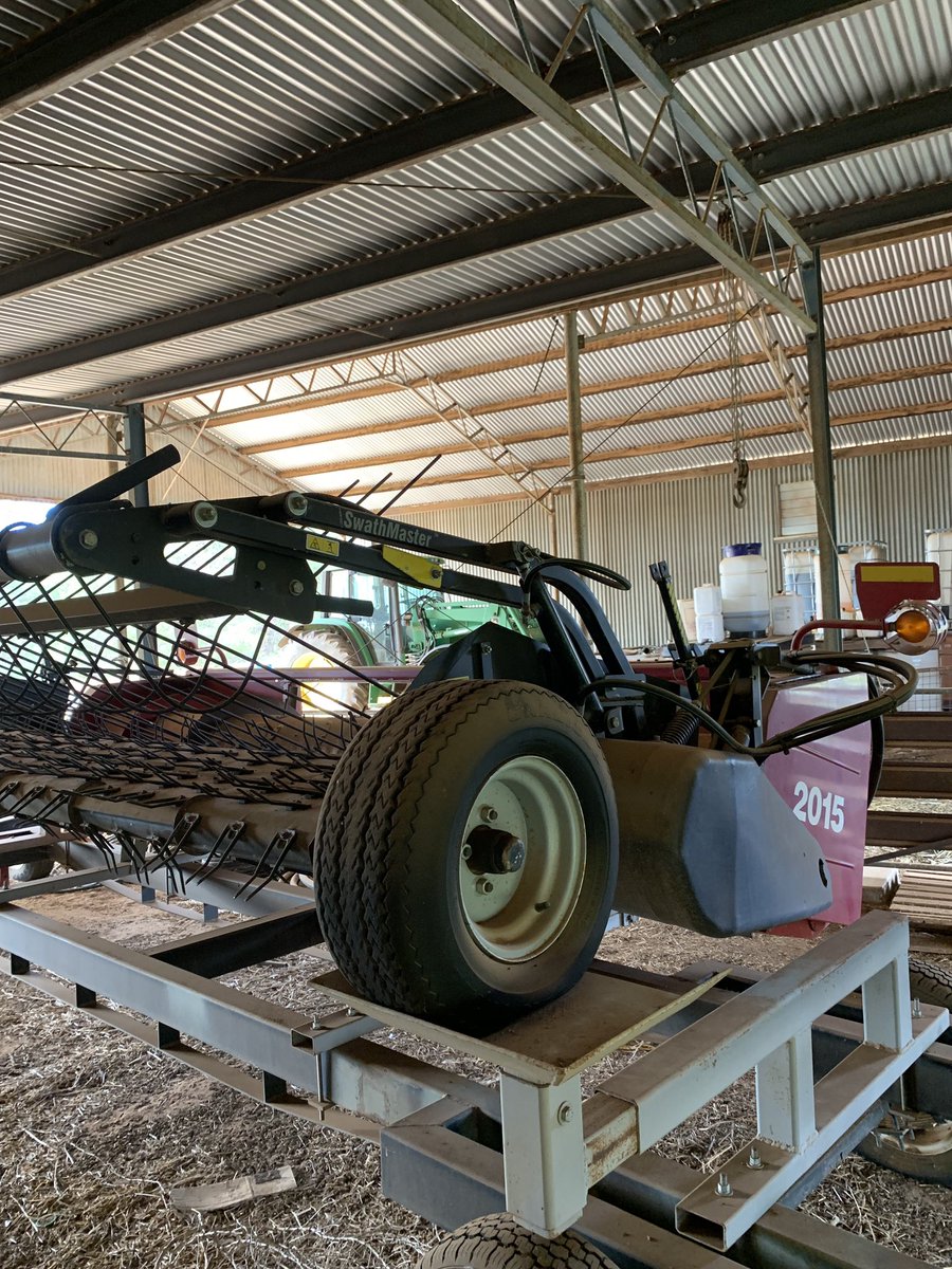 HenderRowan's tweet photo. For sale- Case 2015 pick up front with trailer. Fits all current Case Flagship headers, in very good (hardly used) condition. $20,000+GST https://t.co/Vi7NdC3kTC