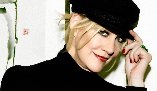 HAPPY BIRTHDAY...RENEE GEYER! \"IT ONLY HAPPENS WHEN I LOOK AT YOU\".  