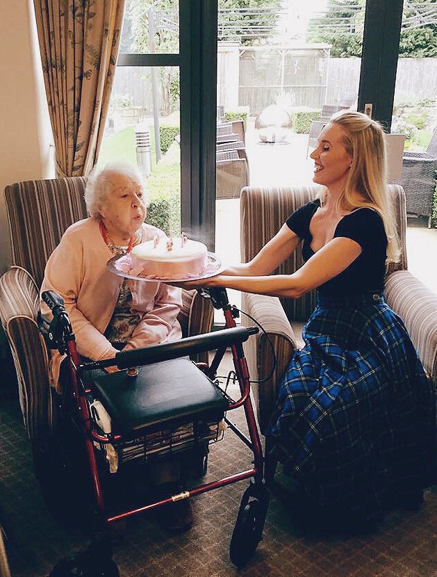 I had a wonderful time performing at Pat’s 80th birthday celebrations yesterday! I was also on cake duty - goodness me, it was heavy! 🎂💕 <a href="/AveryHealthcare/">Avery Healthcare</a>