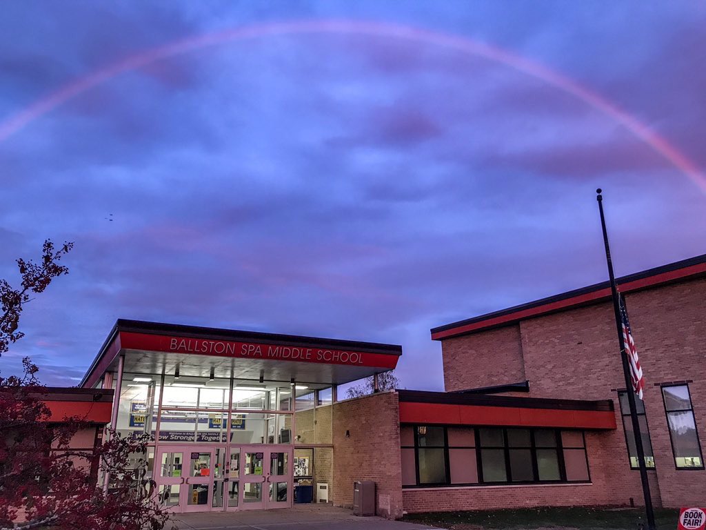 Today we pause for a moment of silence in remembrance of all those affected by 911 - those who lost their lives, the first responders, and the many who continue to be affected to this day. #NeverForget #BSCSD 🇺🇸