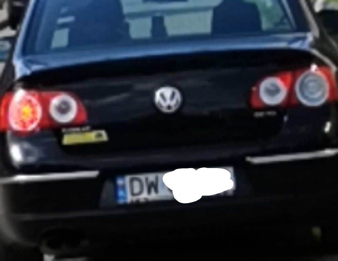 JungingenVon's tweet photo. Stopień szkalowania DW wskoczył na kolejny szczebelek drabinki. Będąc na wyjeździe w Katowicach spotkaliśmy kierowcę Volkswagena Passata, który posiadał tablicę rejestracyjną ewidentnie nawiązującą do szkalowania. Załączam poniżej zdjęcie dokumentujące te oto zjawisko. Pozdrawiam https://t.co/ARhM3luPyi