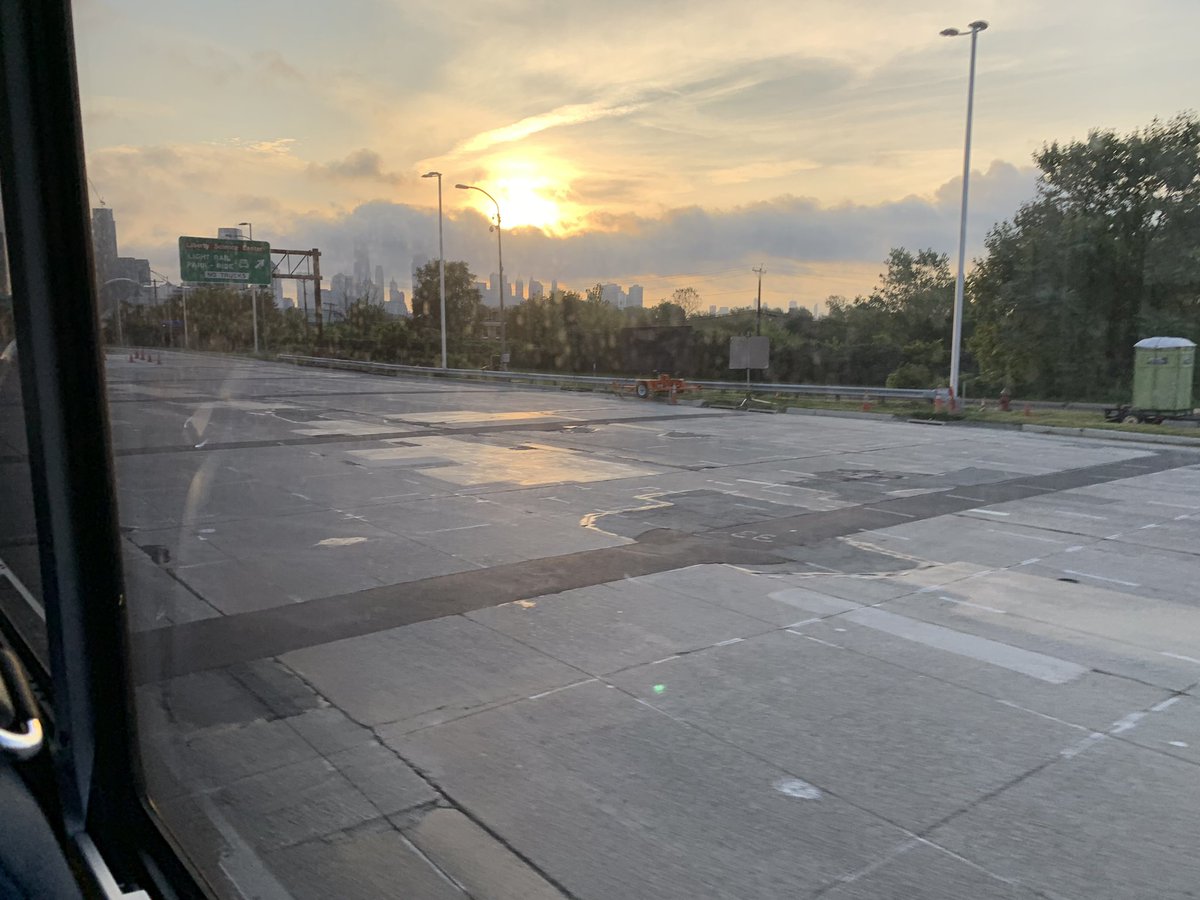 MetJetAndy's tweet image. On the bus ride in to Wall Street this morning.  I know it’s just a cloud but the similarity to what we all witnessed 18 years ago was too much not to share. #September11 #WorldTradeCenter #911Anniversary #NeverForgotten