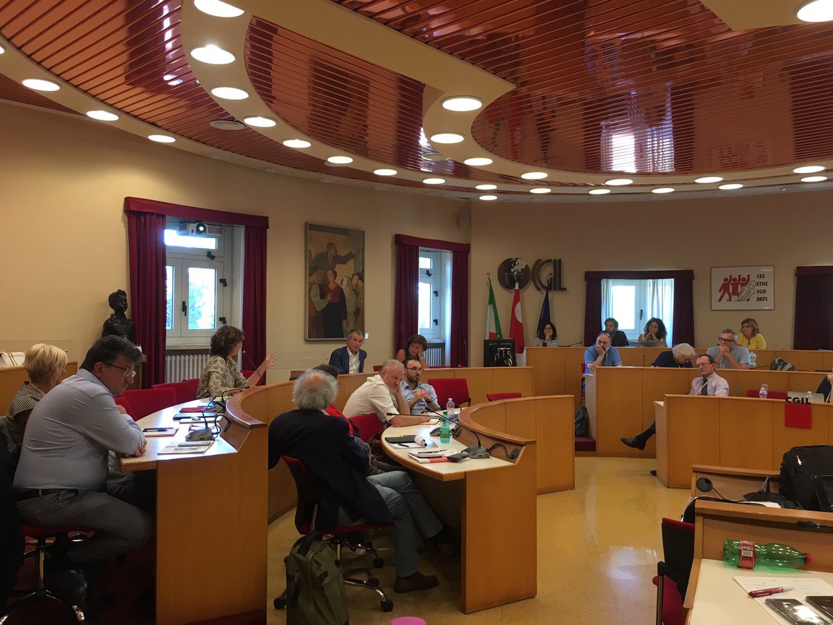 FLCTaranto's tweet photo. Prosegue il dibattito sulla valutazione alla @cgil. La flctaranto c’è! @cgiltaranto @flcpuglia @FLCCGIL https://t.co/D2xd2YaSd6