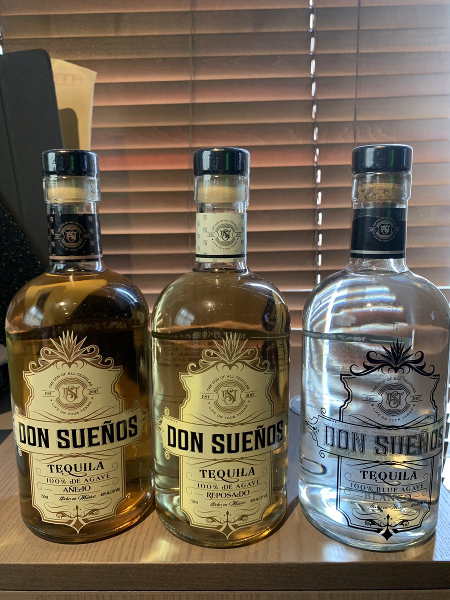 y_ta_09's tweet photo. 会社会長からの誕生日プレゼント。
飲むの楽しみや！

#テキーラ #DonSuenos https://t.co/WRWAHmtLec
