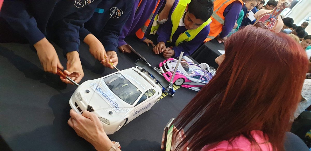 ActiveLearnSupp's tweet photo. A new term has started and the team at ALS are busy developing new interactive programmes - all focused around STEM https://t.co/auXu376DIo
