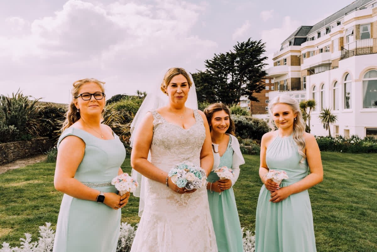 A fun seaside theme set the tone for Real Wedding couple Rachel and Ryan's big day. Find all the details at yourhampshiredorset.wedding/real-wedding/1…
 #hampshire #dorset #weddingday #weddinginspo

Photography / @rgw_photos