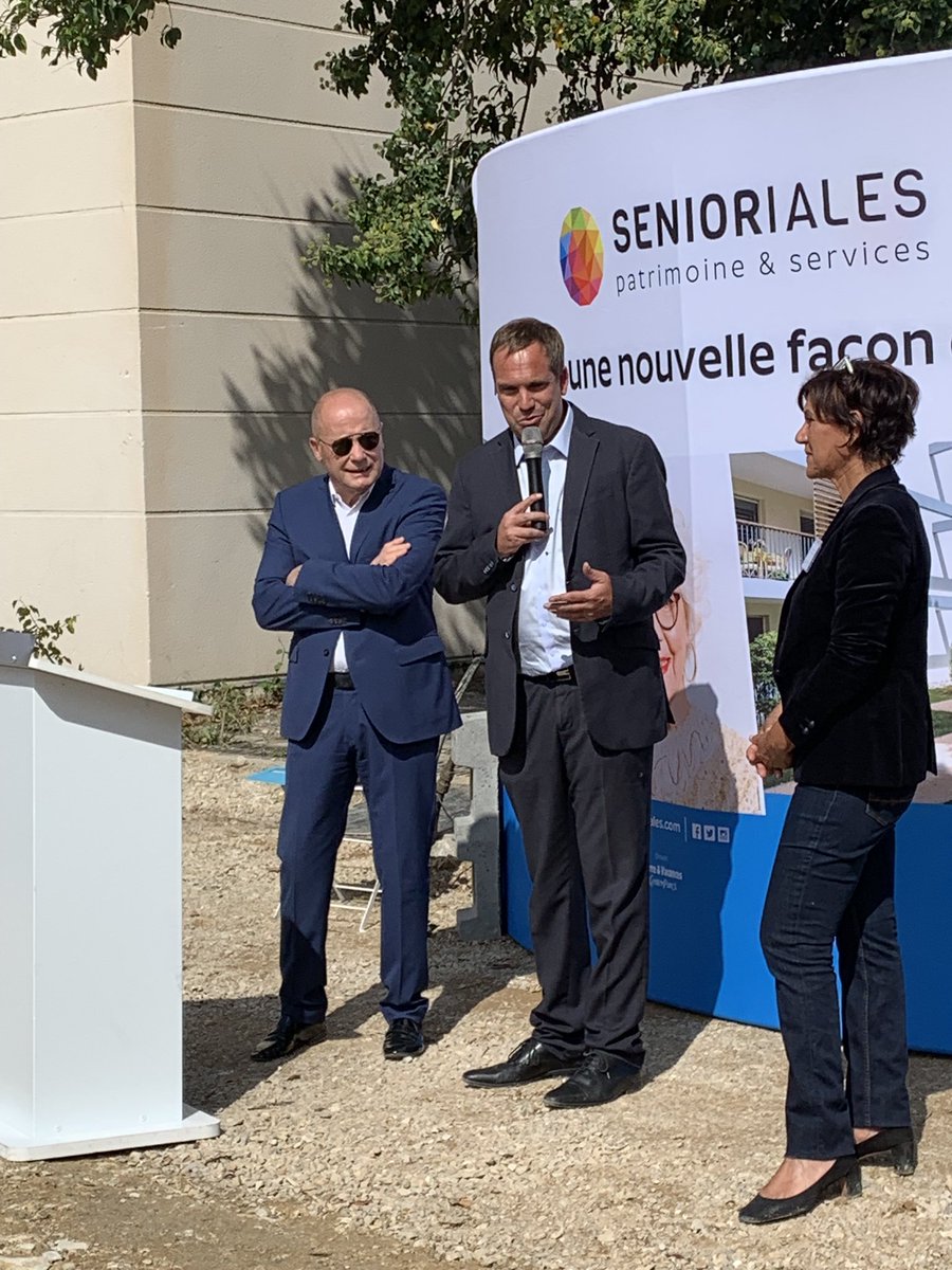 misery_benjamin's tweet photo. Aujourd’hui j’ai eu l’honneur de poser la 1ère pierre des @senioriales de #Cavaillon en compagnie de Mr le Maire, de ses équipes, de nos partenaires comme @map_architectes, de nos clients et de la #TeamSenioriales sous le ☀️ du @LuberonProvence https://t.co/15fP5Z0Jg4