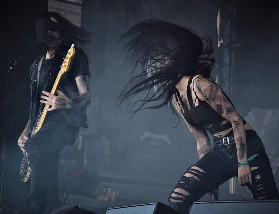 Rare picture of two hair monsters at @summerbreeze97!
.
📷: the_rise_of_the_seven
#summerbreeze #foreverstill #summerbreezeopenair #sboa