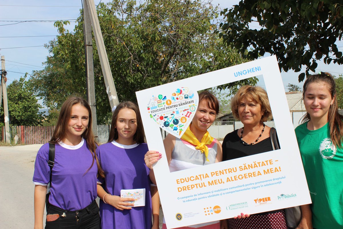 UNFPAMoldova's tweet photo. Increased attention to #Health #education discipline in #Moldova, where young people learn about safe behaviours, healthy nutrition, non-violence, mental health. A community march to promote &amp; support the discipline was organized in #Pirlita #Ungheni - #MoEducation @UNFPA #P4EC https://t.co/mPx7zajLD5