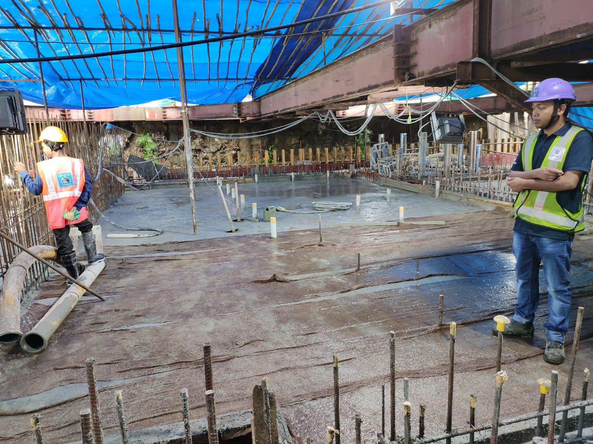 5th pour of #RoofSlab completed for #MIDC station of <a href="/MumbaiMetro3/">MumbaiMetro3</a>. 29% roof slab is completed at this station. #WorkInProgress #MumbaiAquaLine #MumbaiUnderground
<a href="/MahaDGIPR/">MAHARASHTRA DGIPR</a> <a href="/CMOMaharashtra/">CMO Maharashtra</a>