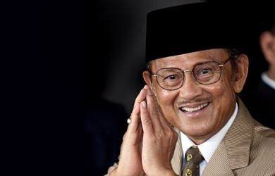 Ya Allah, 
ampunilah Pak Bacharuddin Jusuf Habibie, sayangilah, maafkanlah. Kumpulkanlah dia bersama para Rasul, Nabi, Shiddiqin, Syuhada, dan Shalihin.💐❤️😭