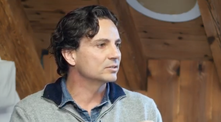 circulareconomy's tweet photo. "Actually, if we start building products that last, that can be reused, we can build better and long-lasting relationships with our customers," - says Jason Foster of @myReplenish 

It's time to rethink plastic packaging - watch live at https://t.co/hwBMqW8Ibk

#thinkdif https://t.co/xIZxTv0vxk