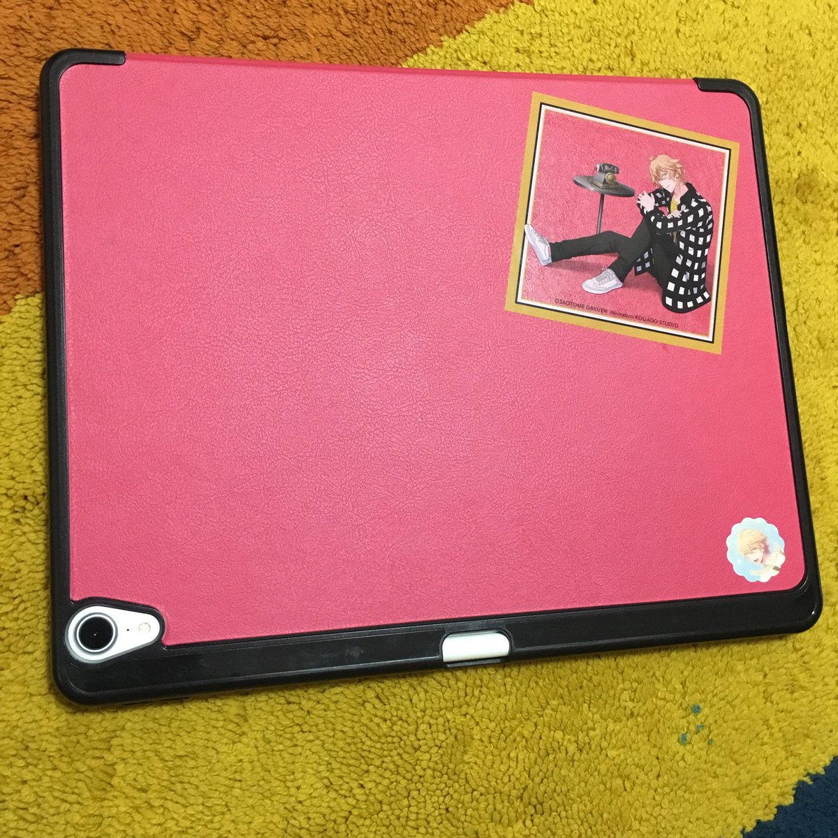 ぱんのくず Auf Twitter 私のipad ケース最高じゃない 刺繍のやつシールだったから速攻貼ってしまった かわいい もっと ステッカー売ってくれ