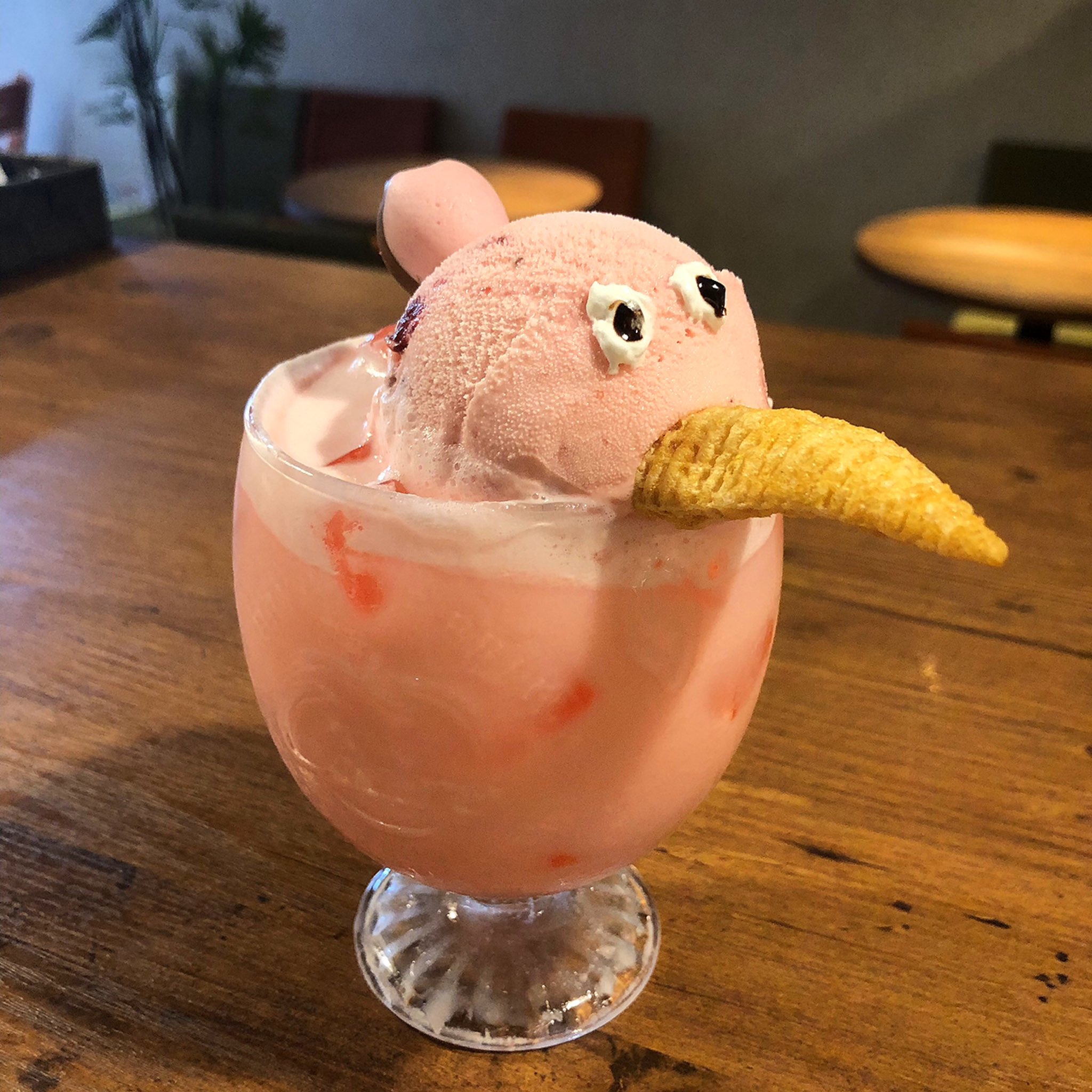 カフェ ル バ ポントントーン 𖠚ᐝ この夏人気者の ガーヤちゃん クリームソーダにお友達が出来ました 同じく越谷のゆるキャラ ハートくん です ガーヤちゃん同様に仲良くして下さい ゆるキャラ 蒲生カフェ 蒲生バル 蒲生ランチ 蒲生駅