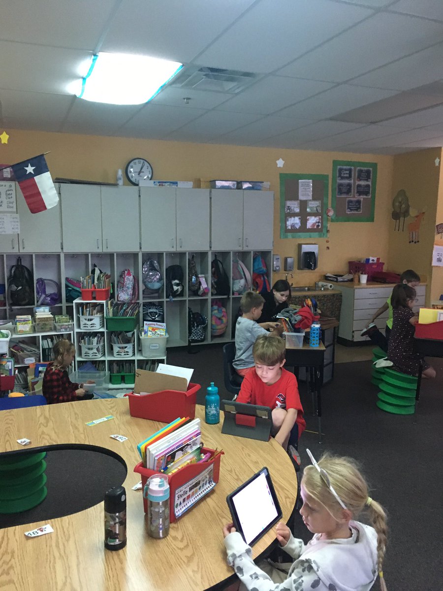 CorreeCbond's tweet image. Place value math stations=learning is fun #inspiringChaps #Mathisawesome