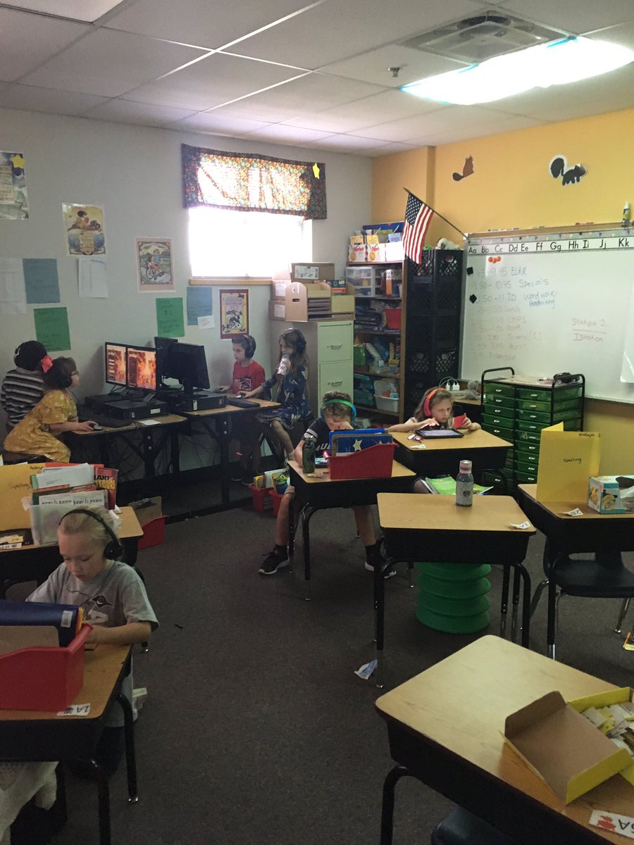 CorreeCbond's tweet image. Place value math stations=learning is fun #inspiringChaps #Mathisawesome