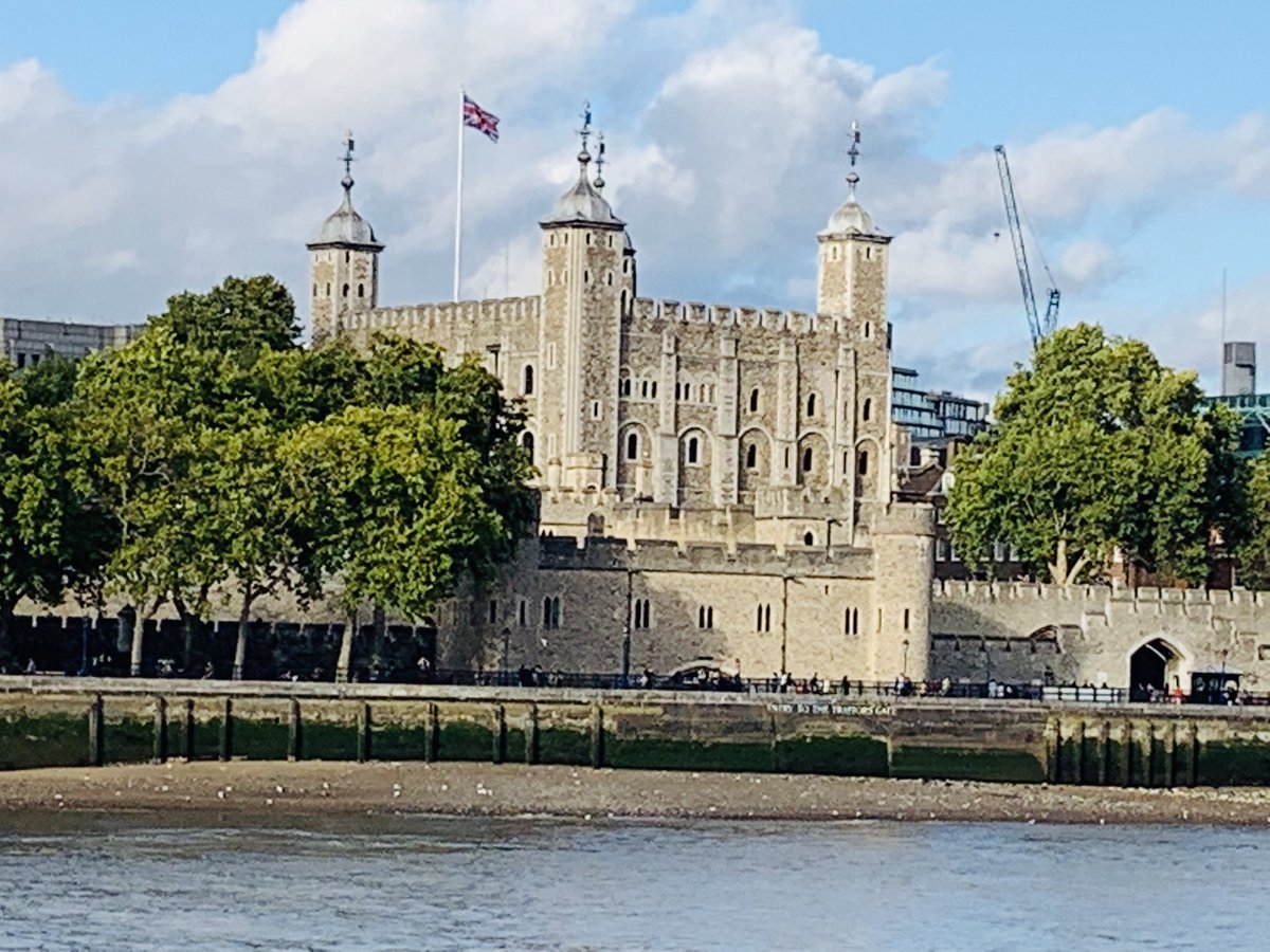 HollyClapham2's tweet image. Popped to London for a @CollegePodiatry meeting for the new website, and been ordered by my 9 year old to take some pictures of his favourite London places! #BabyNerd #LoveBridges #LoveHistory