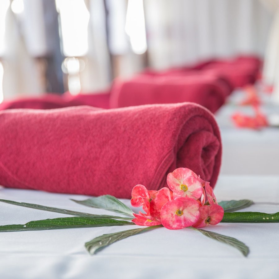 venusgroup's tweet image. We pride ourselves on offering the #BestTextiles with many #CustomizableOptions. If you are ready to purchase new #TableLinens or replace existing linens, call us to speak with a #TextileSpecialist, or request a quote for your #CustomOrder online.

#VenusGroup #RestaurantLinens