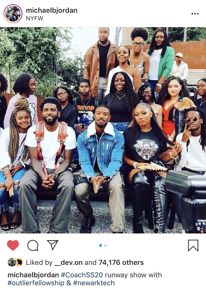newarktechgbb14's tweet photo. I think I spot a terrier !!! 💜🖤🤗 https://t.co/7w3SvFkdUc