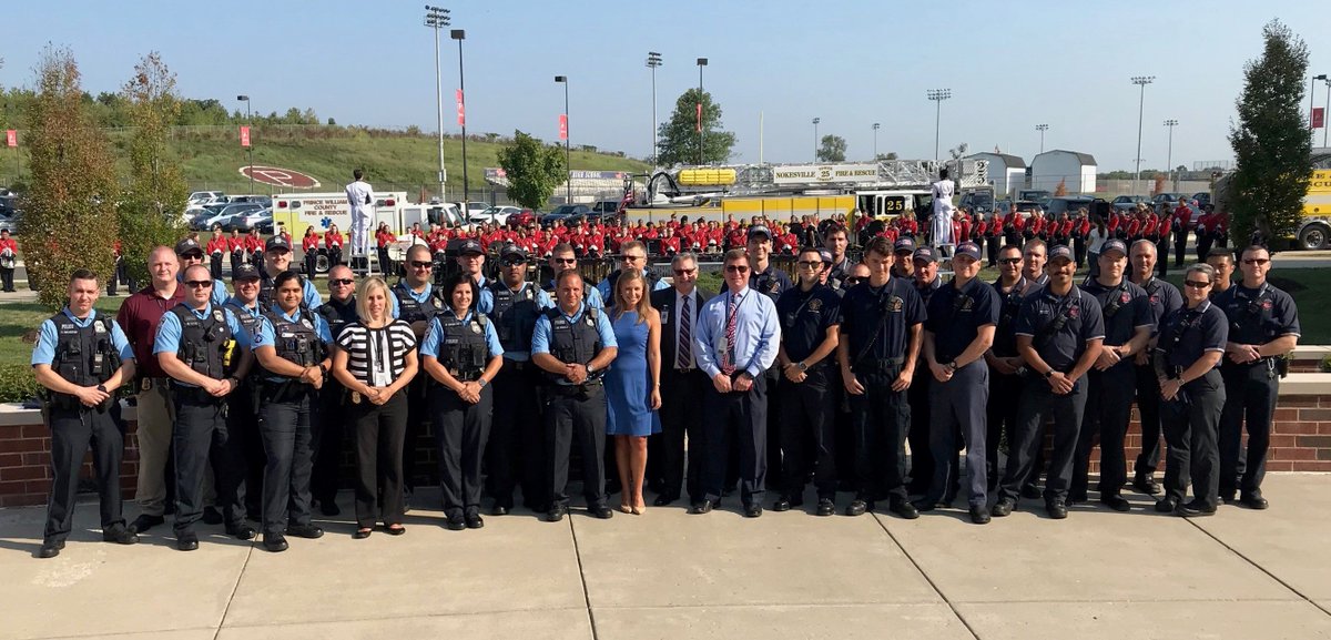 PWCPolice's tweet photo. Thank you Patriot High School for inviting us to your “Hero Breakfast” this morning.  We are amazed and humbled by your support and generosity.  You are the upcoming Heroes of our community and the future looks bright. #CulinaryArts #PerformingArts #PatriotDay #NeverForget #PWCPD https://t.co/8kFNzKD2kB